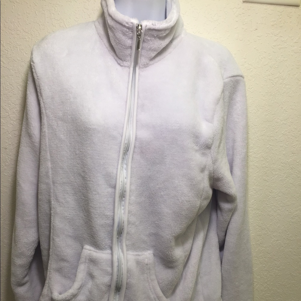 Jennifer Lauren Woman's White Fleece Size Large